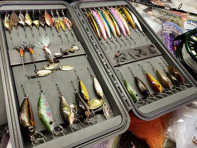 1 Set of Fishing Lures Kit Full Fishing Tackle Box Single Hooks